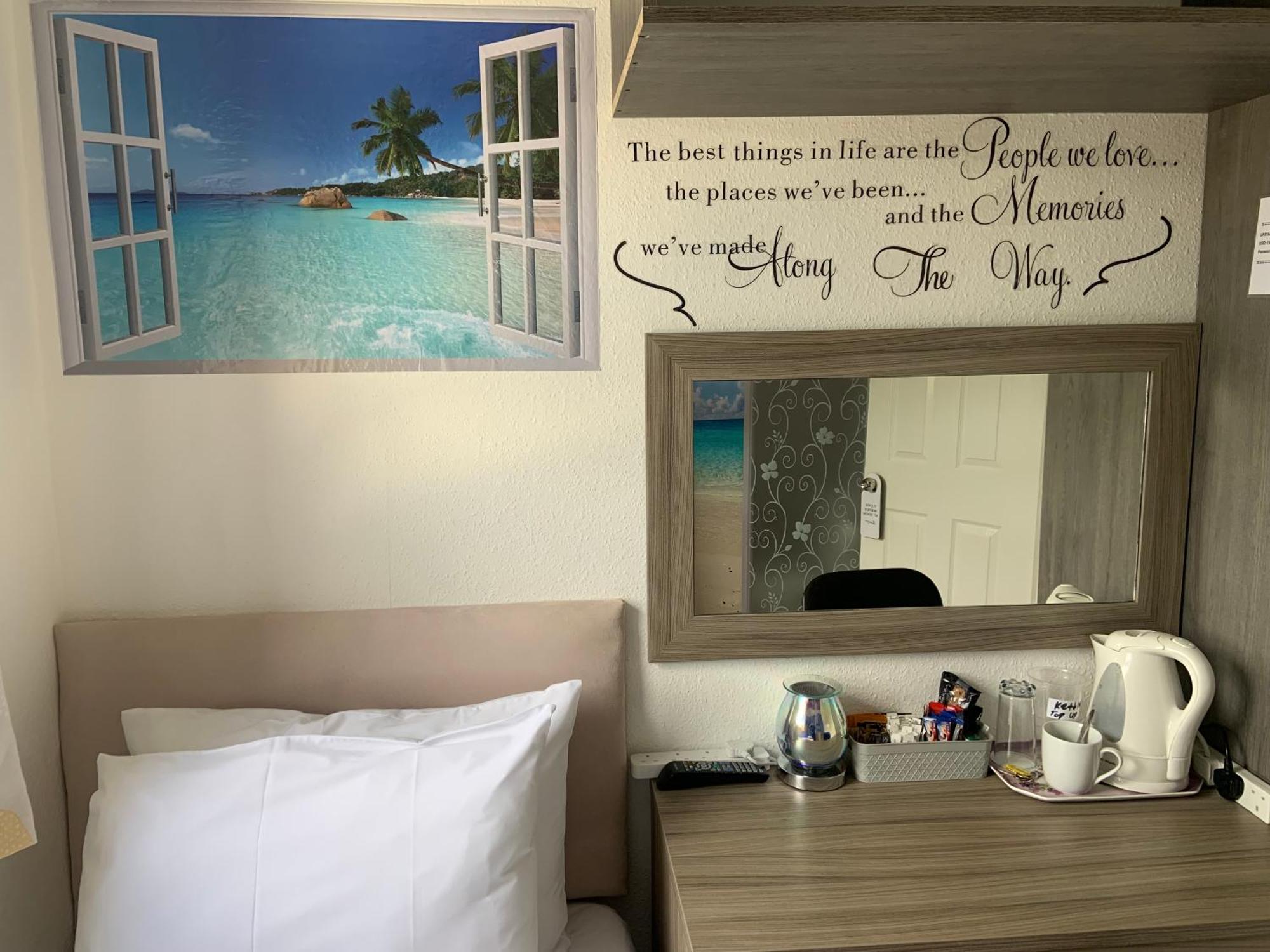 Enjoy Your Stay At Chorley Road Дройтуич Экстерьер фото