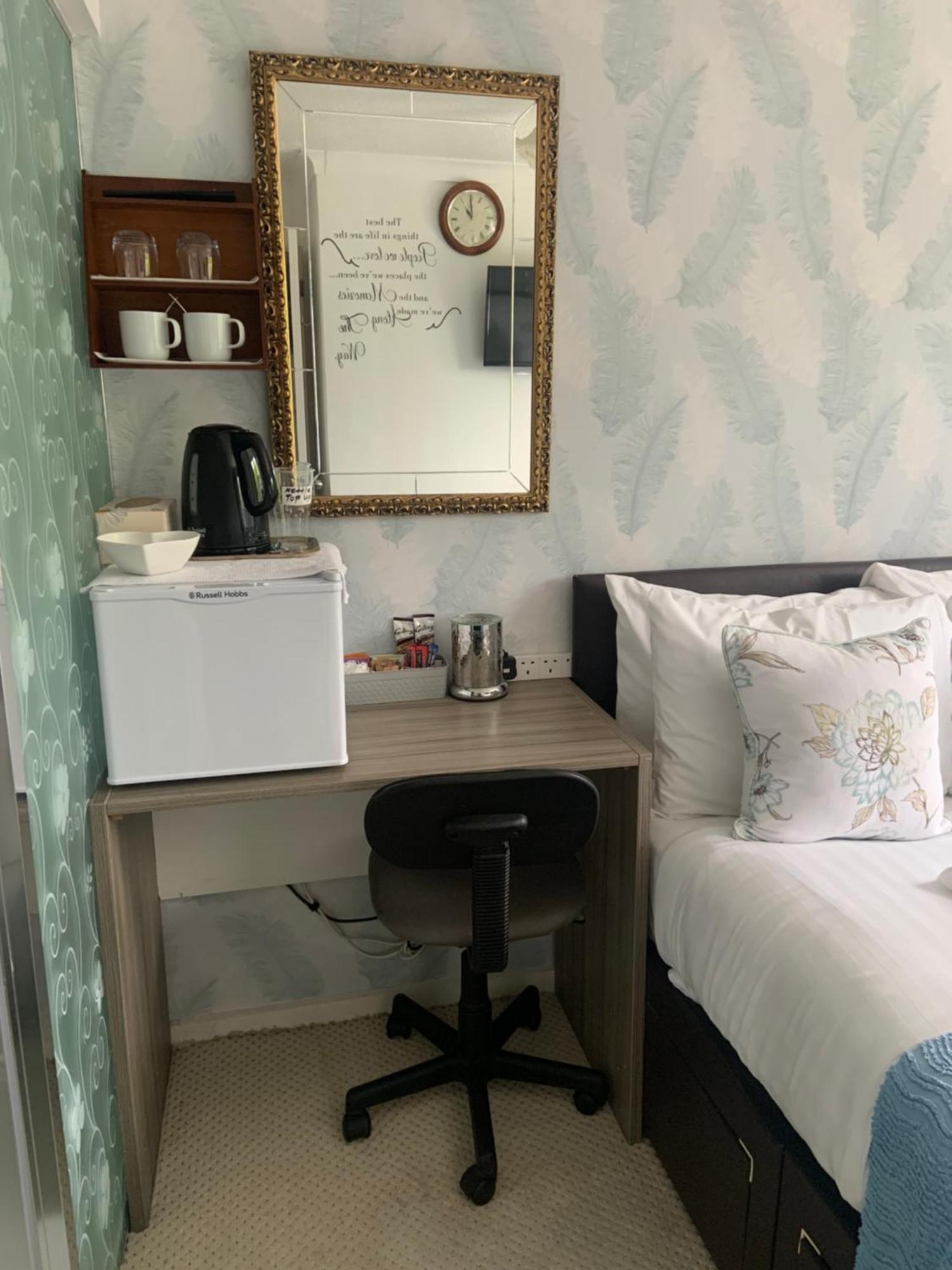 Enjoy Your Stay At Chorley Road Дройтуич Номер фото